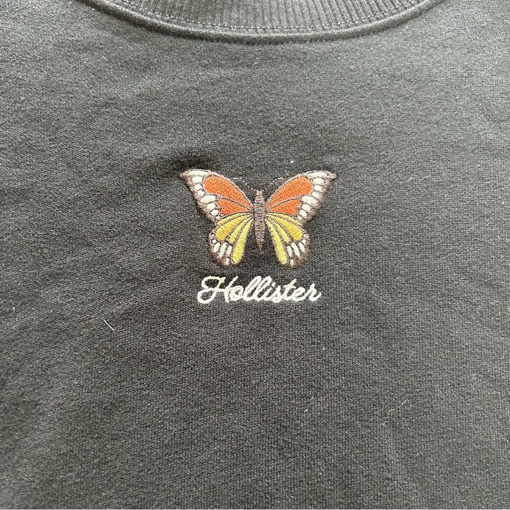 Hollister Black Crop Crewneck Womens XS Embroidered Butterfly Logo Cropped